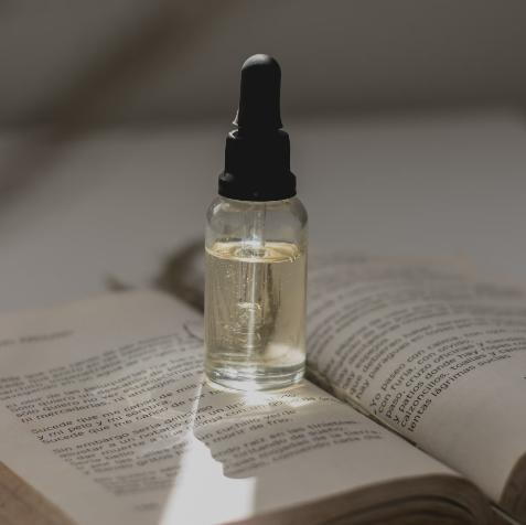 Ekspresikan Wewangian, Artis Ini Gandeng Brand Parfum Lokal