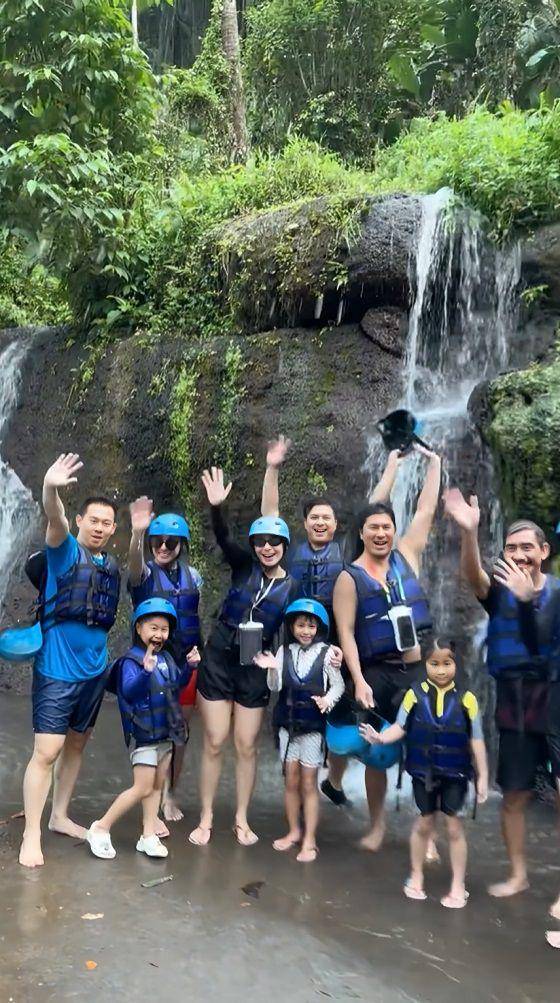 potret keluarga Chelsea Olivia rafting di Bali (instagram.com/chelseaolivia)