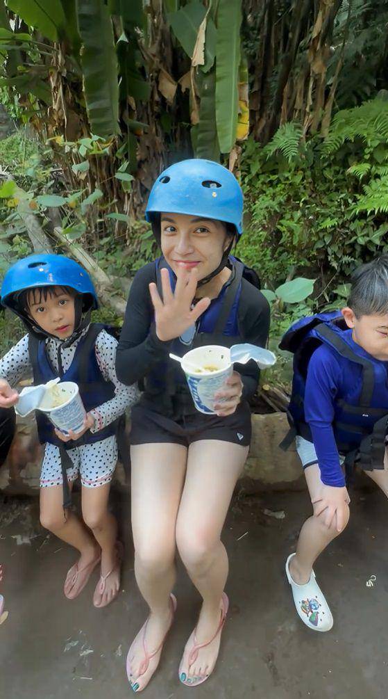 potret keluarga Chelsea Olivia rafting di Bali (instagram.com/chelseaolivia)