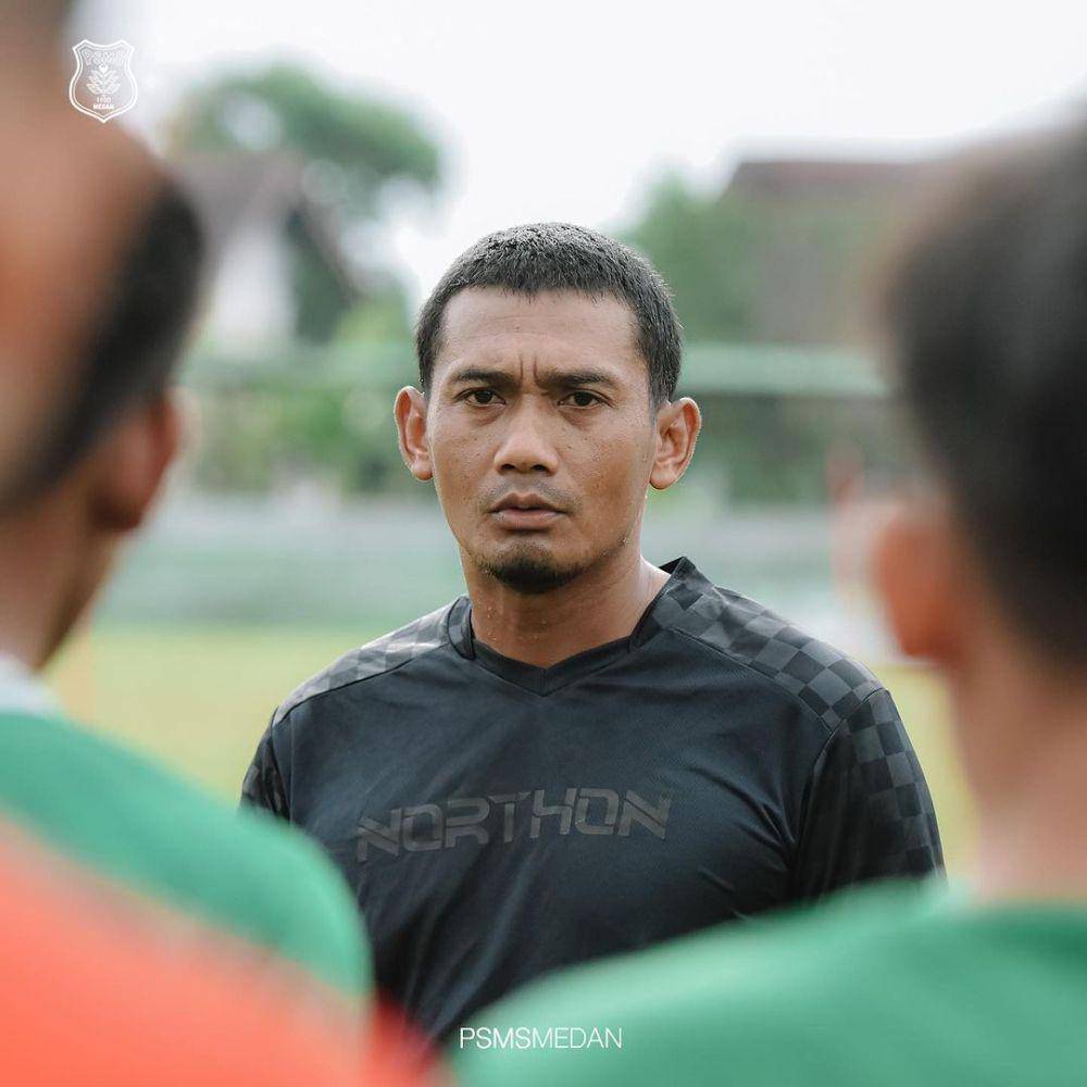 Legimin Rahardjo memimpin latihan perdana PSMS untuk persiapan Liga 2 musim 2024/2025 (instagram/official_psmsmedan)