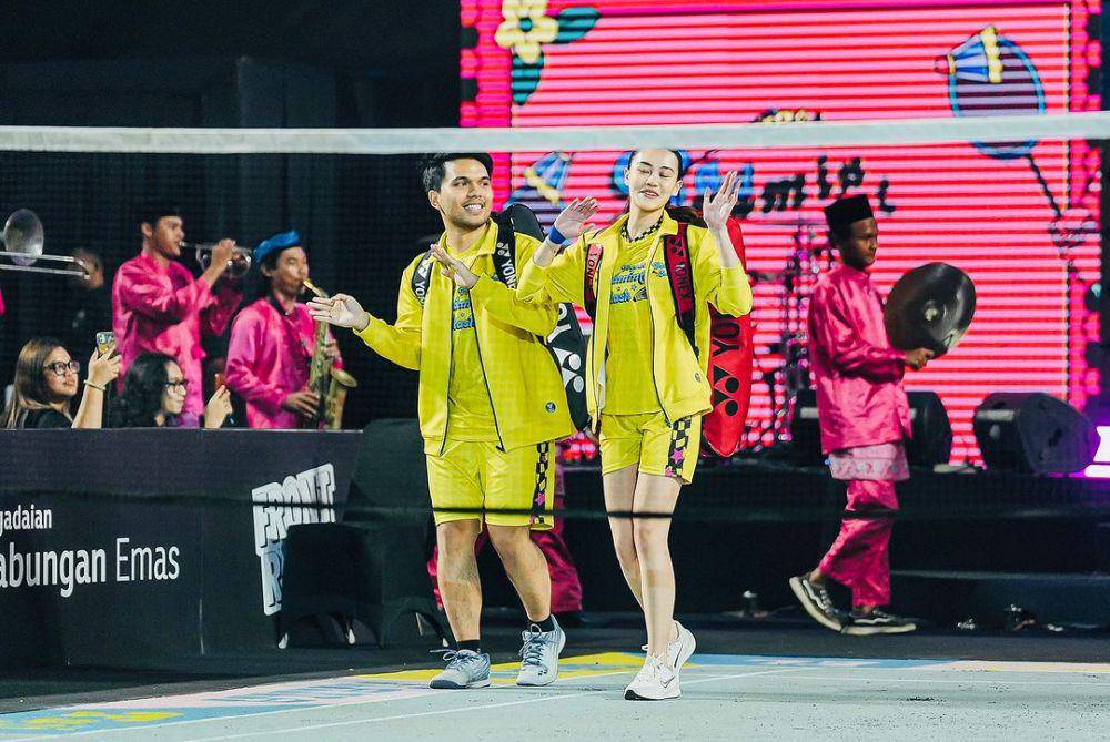 potret Thariq dan Aaliyah masuk lapangan Badminton Clash (instagram.com/thariqhalilintar)