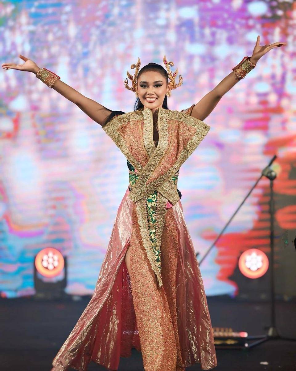 Potret Harashta Haifa Saat Pertunjukan Bakat Miss Supranational 2024 (Instagram.com/misspawee)