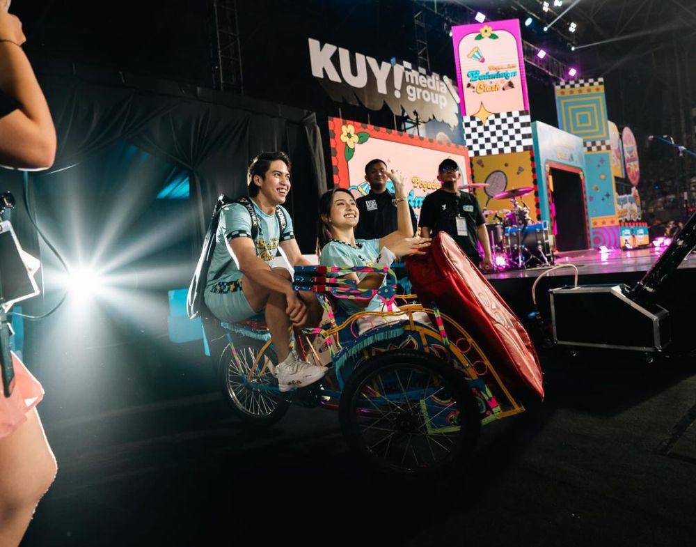 potret El dan Angie masuk lapangan Badminton Clash (instagram.com/elelrumi)