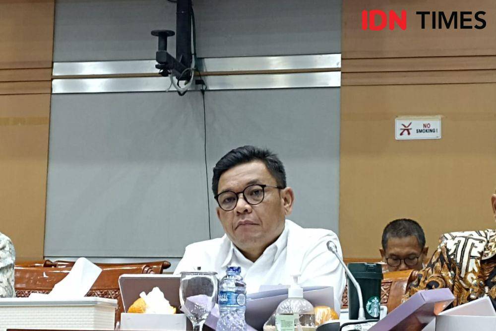 Anggota Timwas Haji Ace Hasan Syadzily menyoroti soal penambahan kuota haji 2024. (IDN Times/Amir Faisol)