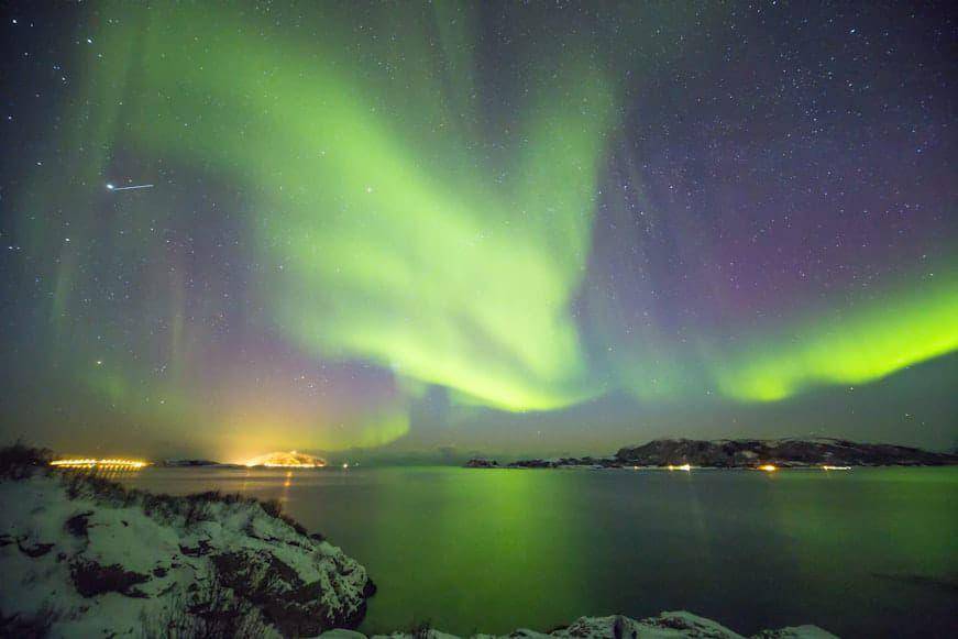 ilustrasi aurora (unsplash.com/Lightscape)