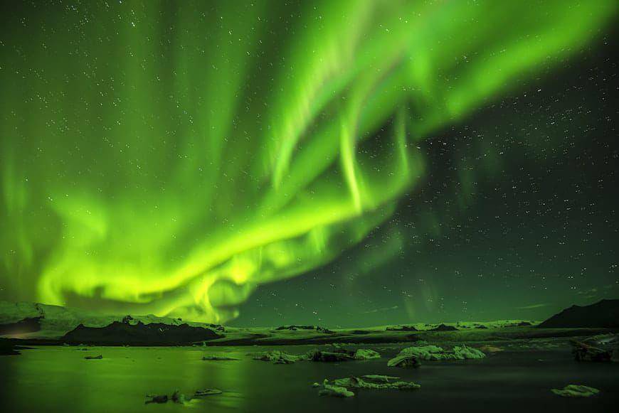 ilustrasi aurora (unsplash.com/v2osk)