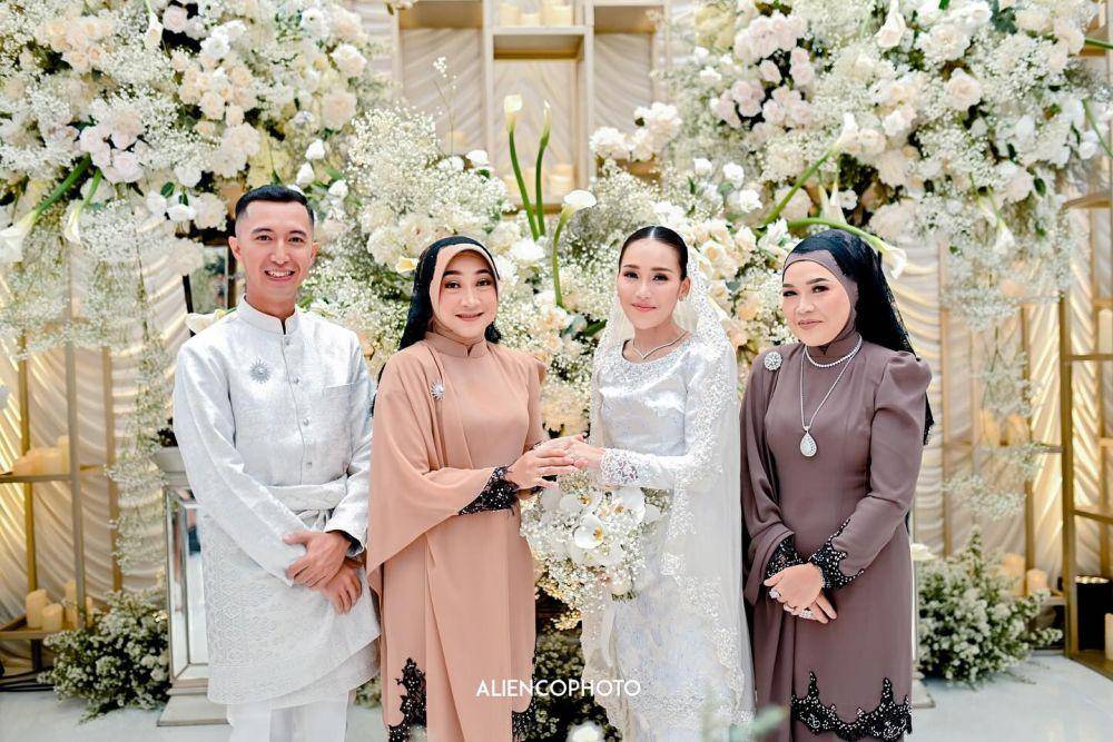 Umi Kalsum dengan ibu sambung Fardhana (Instagram.com/mom_ayting92_)