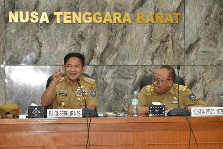 Pj Gubernur NTB Hassanudin dan Sekda NTB Lalu Gita Ariadi. (dok. Istimewa)
