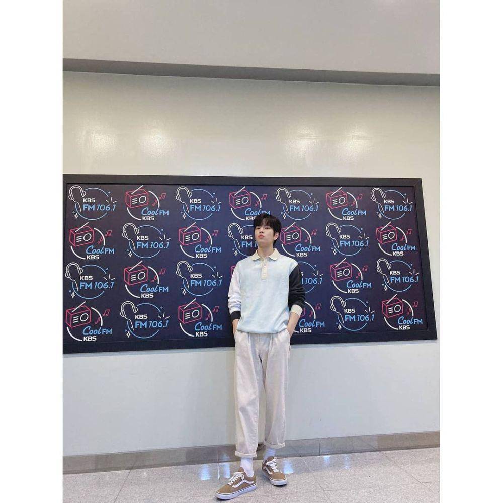 polo shirt ala Seungmin Stray Kids (instagram.com/realstraykids)