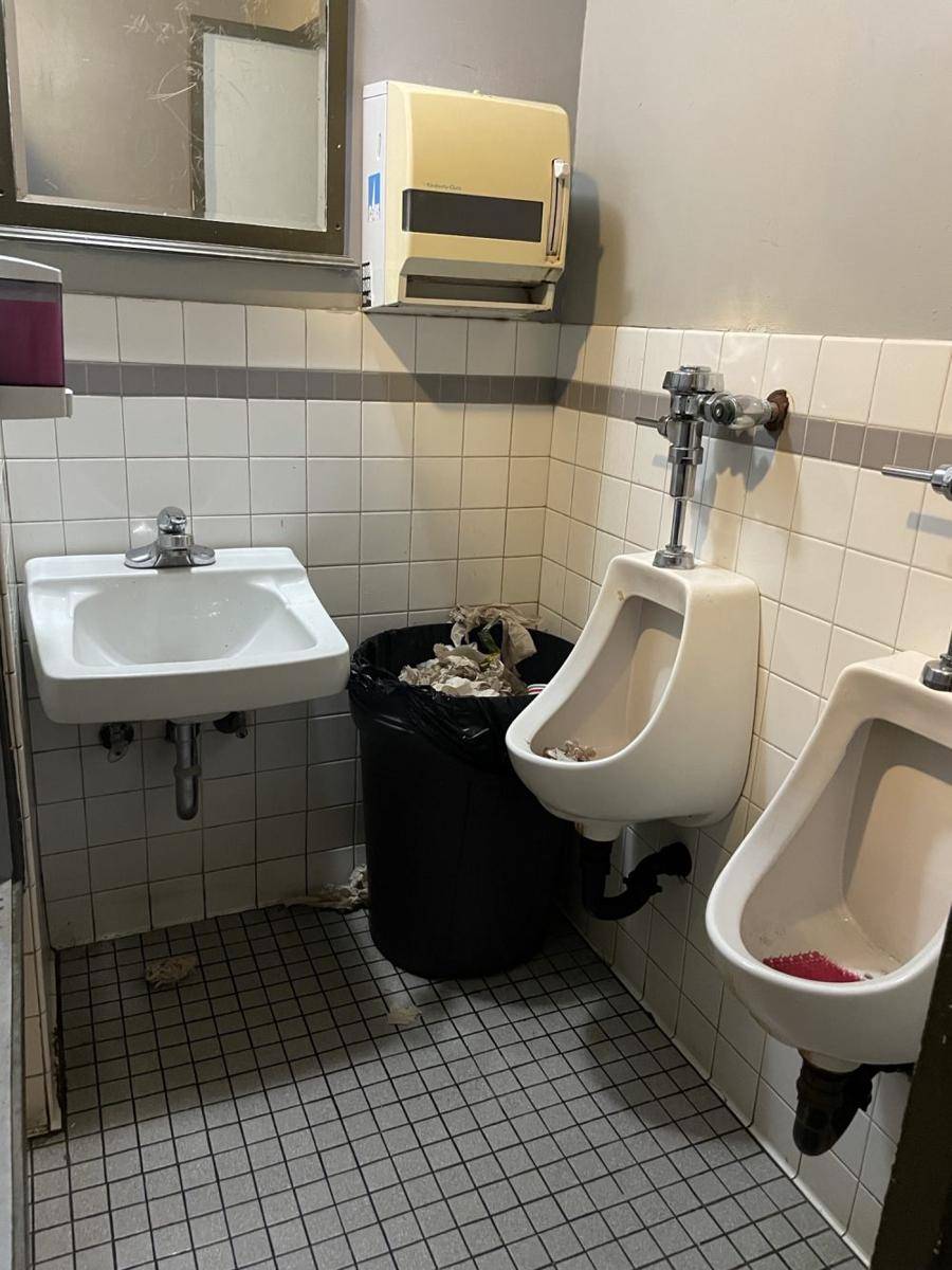 potret bentuk wastafel kocak di restoran (reddit.com/user/Seanatehe)