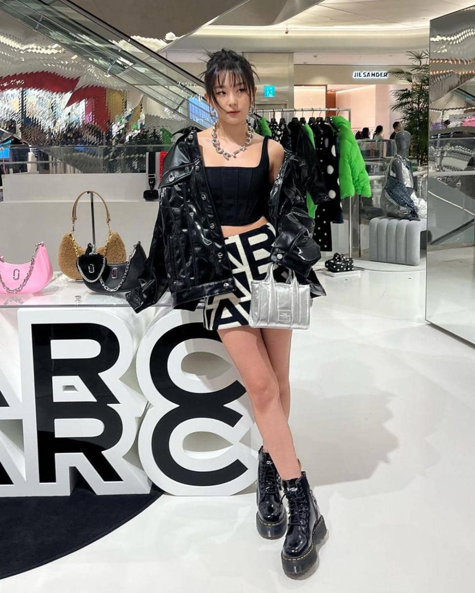 Seulgi (instagram.com/hi_sseulgi)