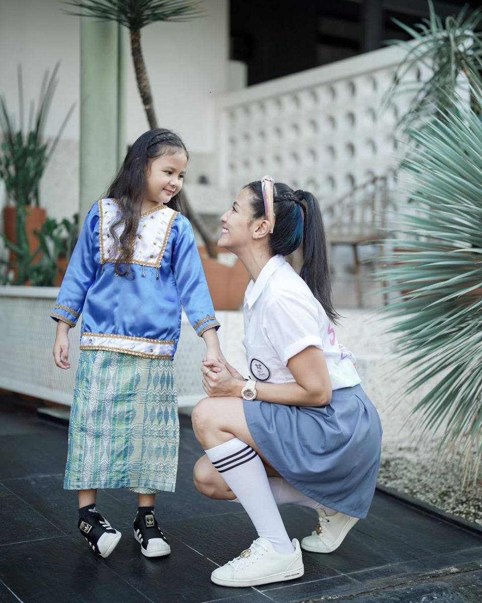 potret Sharena Delon tampil di sekolah anak (instagram.com/mrssharena)