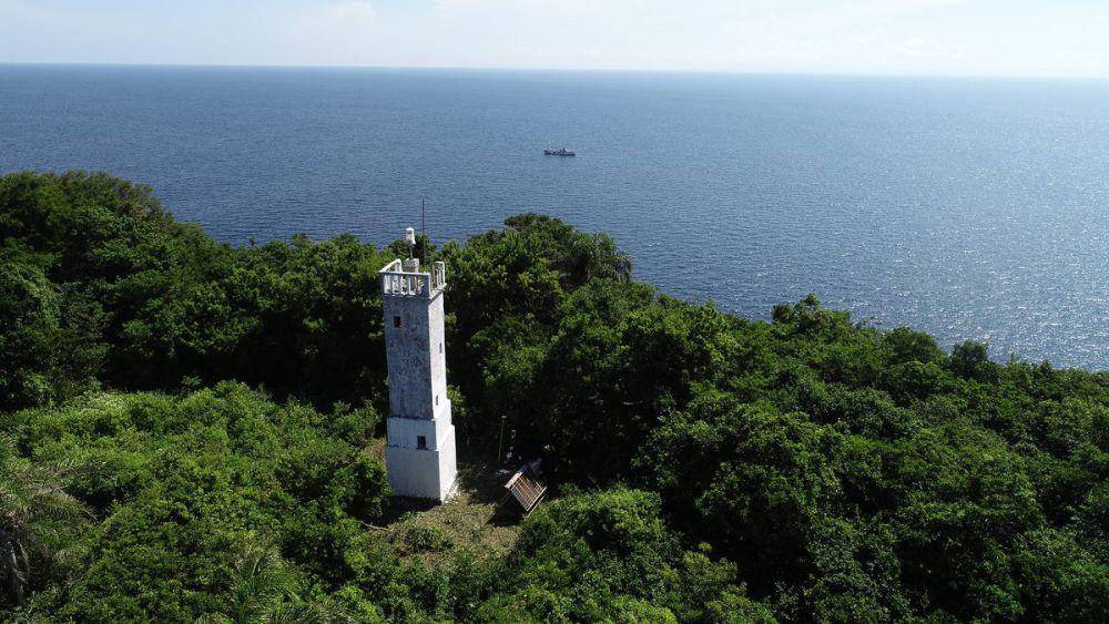 Mercusuar di Pulau Ular (saopaulosecreto.com)