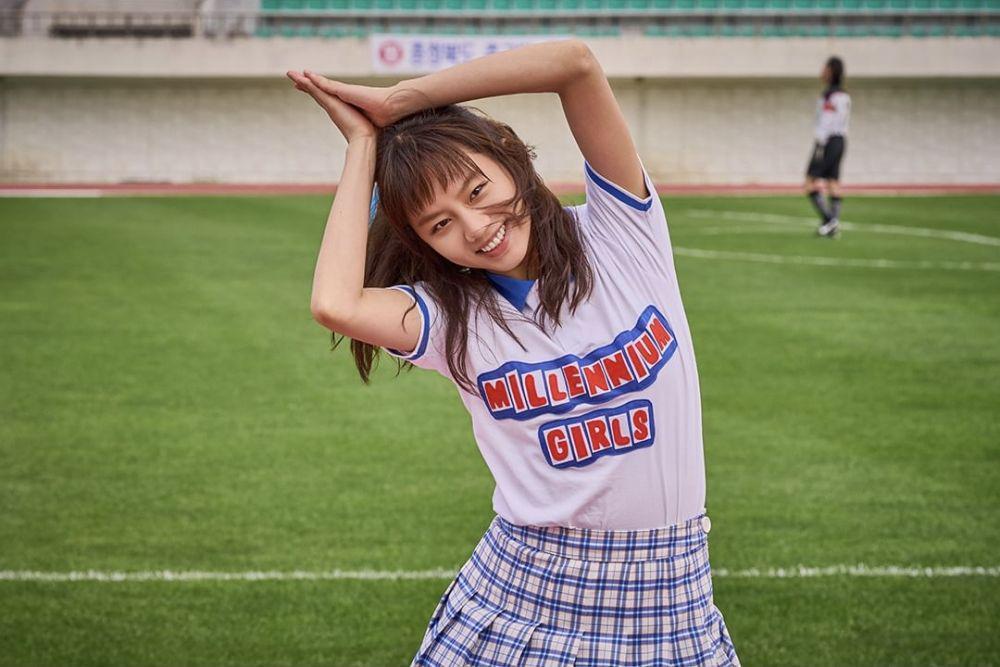 7 Potret Hyeri di Film Victory, Perankan Anak SMA Tahun 90-an