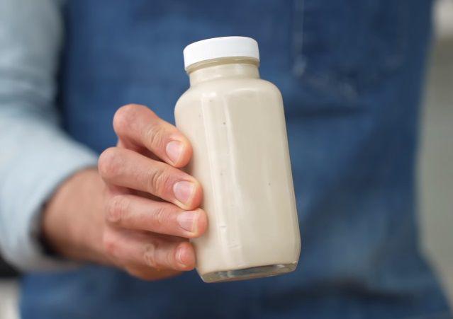 Resep Caesar Dressing, Saus Salad Klasik yang Creamy!