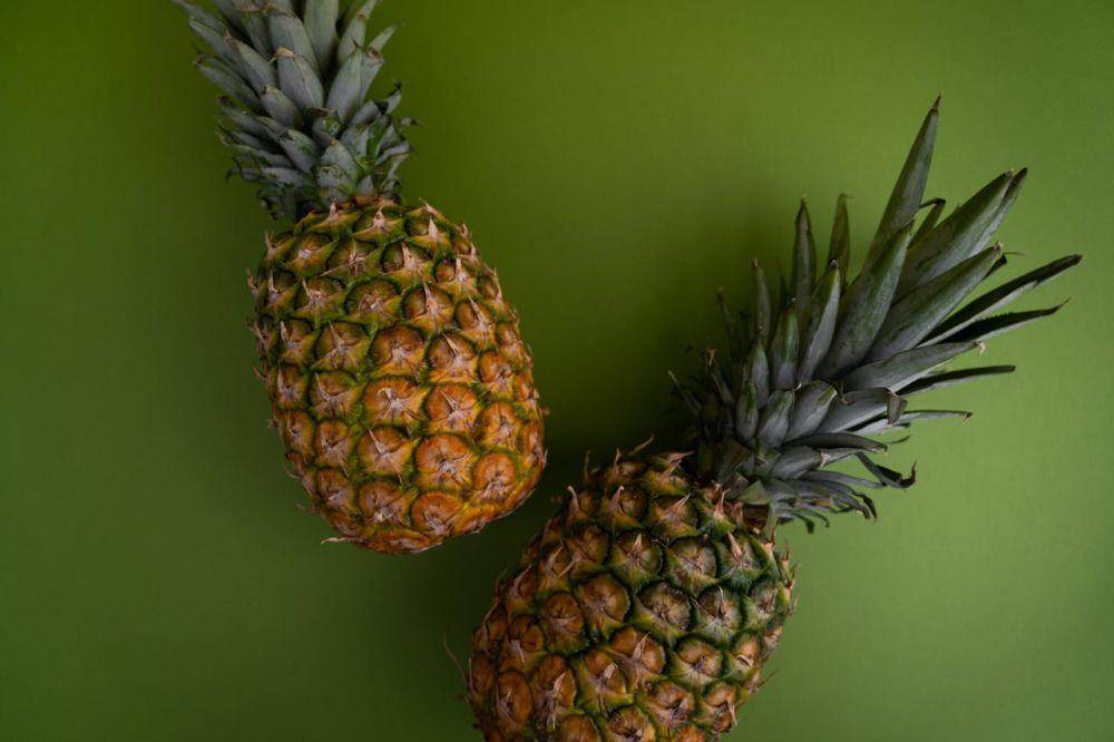 ilustrasi buah nanas (pexels.com/SHVETS production)