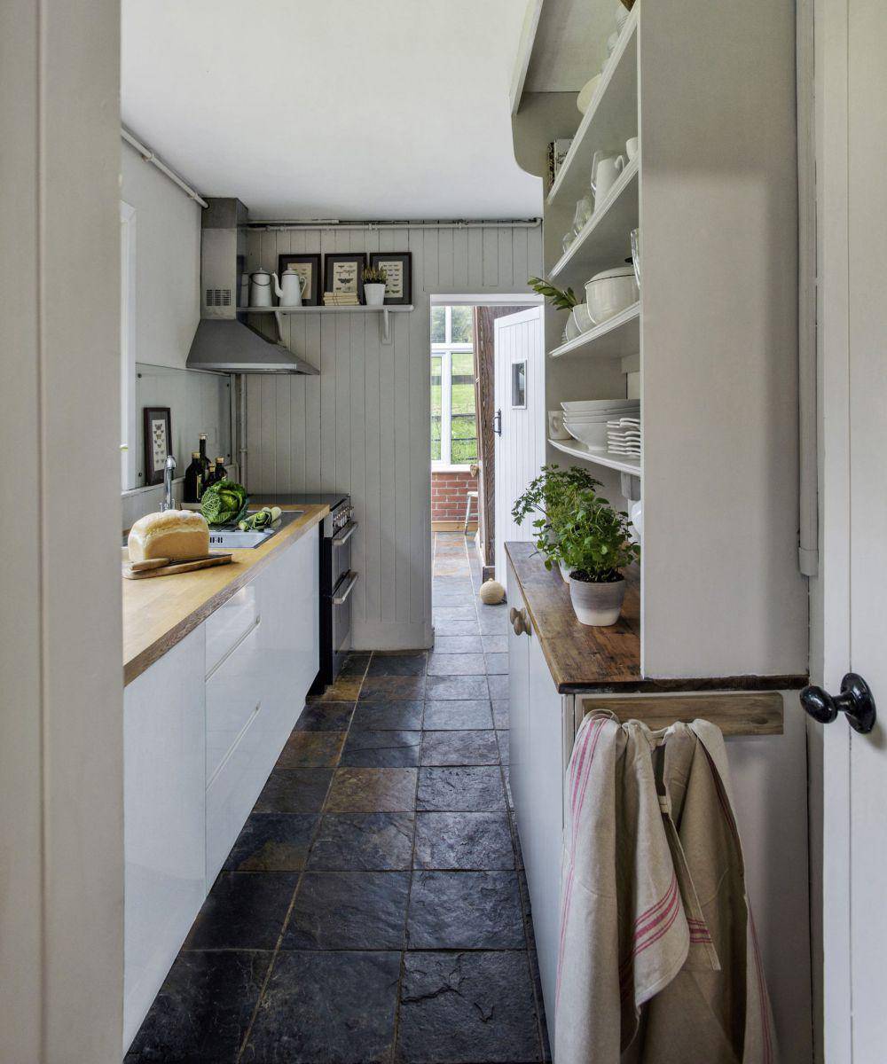 ilustrasi dapur minimalis (homesandgardens.com)