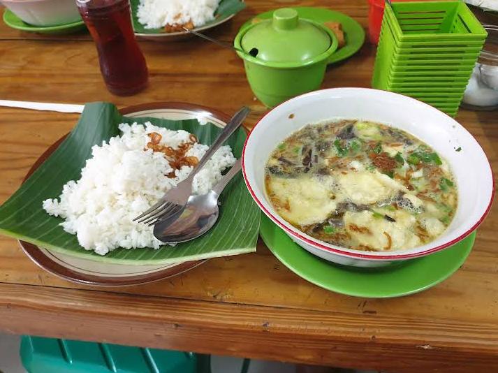 5 Tempat Makan Soto Kuning di Bogor, Kuahnya Bikin Badan Hangat