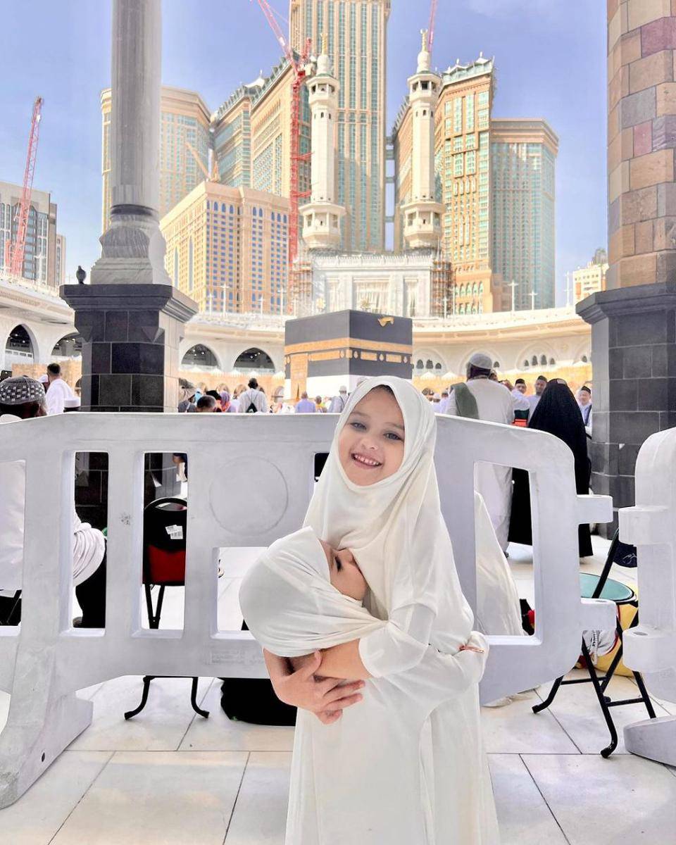potret Shireen dan Shakira jalani ibadah umrah (instagram.com/hamidahrachmayanti)