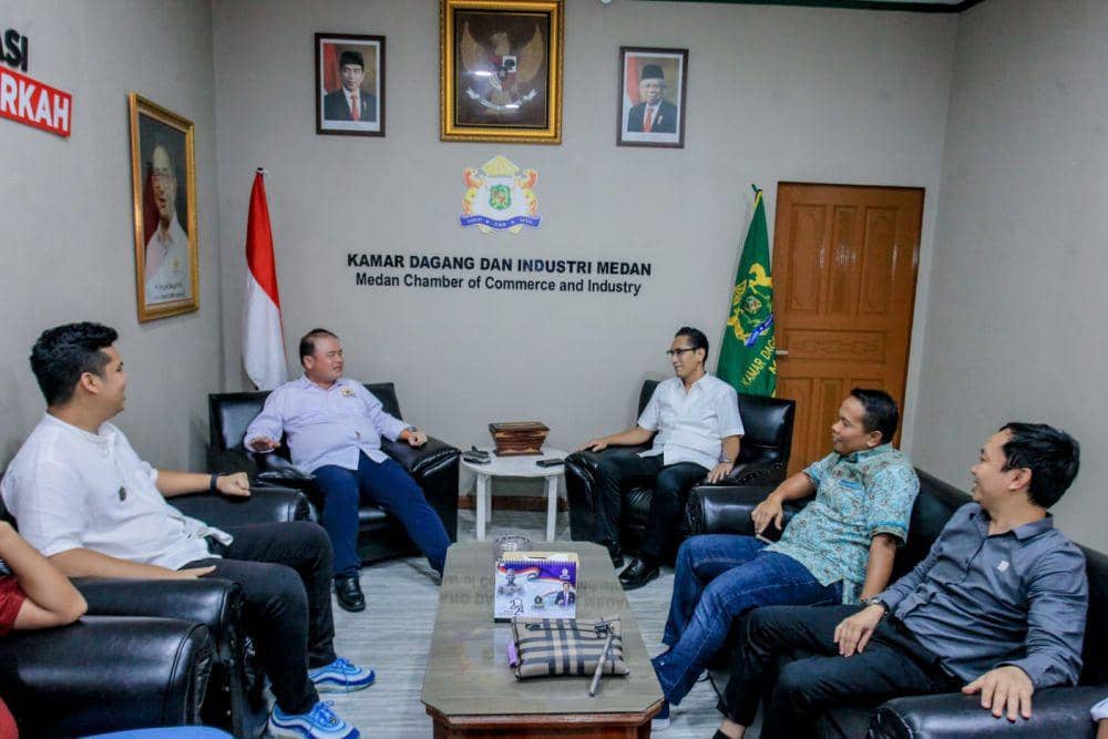 Ketua Kadin Medan Arman Candra silaturahmi dengan Rico Waas (Dok. IDN Times)