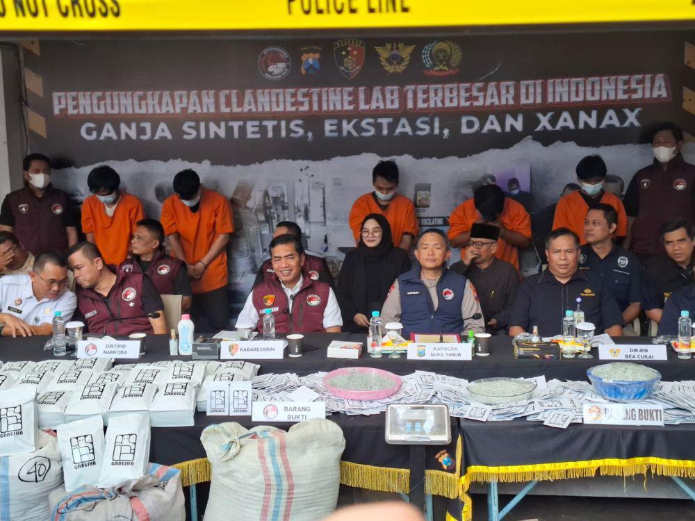 8 Tersangka Pabrik Narkoba Belajar dari WNA Malaysia