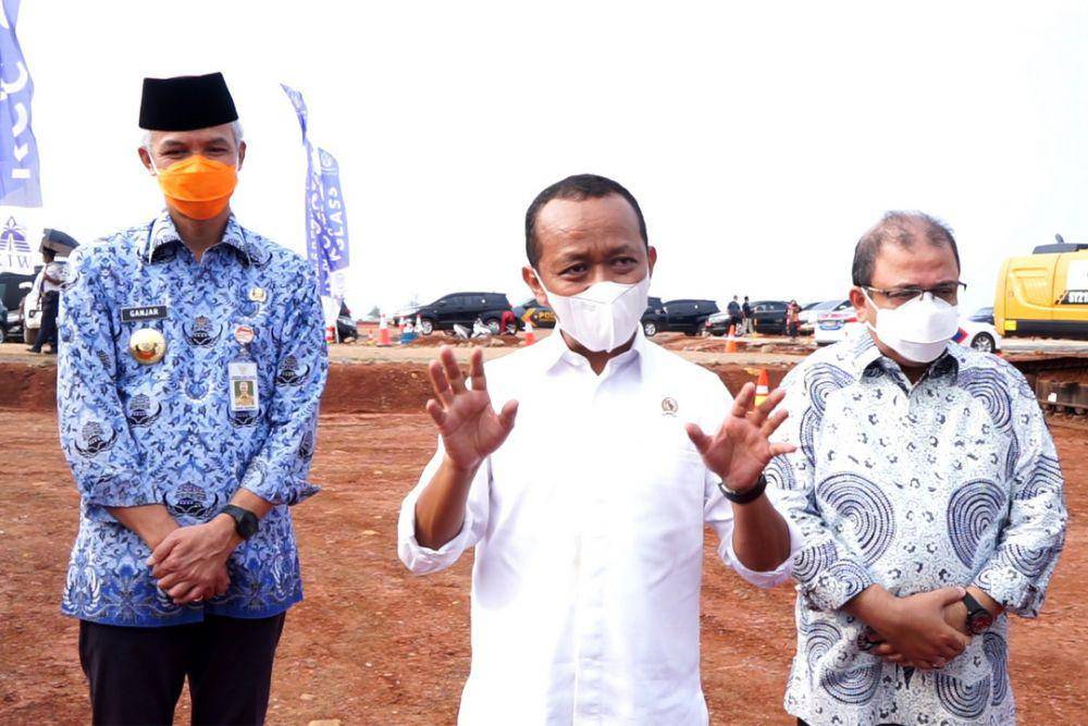 Kegiatan groundbreaking pabrik kaca oleh KCC Glass pada 20 Mei 2021. (dok. Kementerian Investasi)