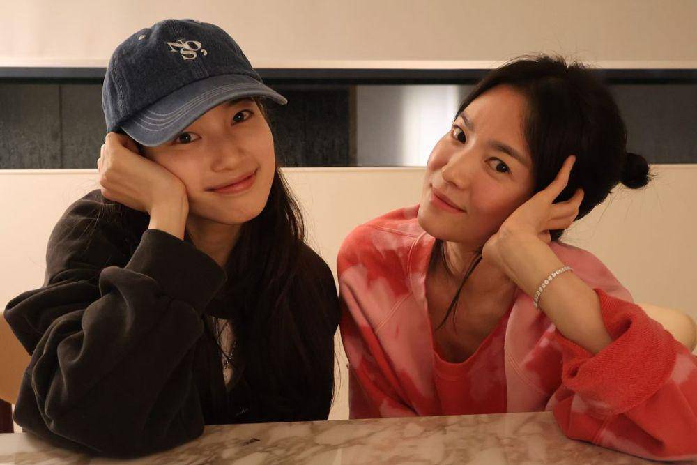 Bae Suzy dan Song Hye Kyo (instagram.com/skuukzky)