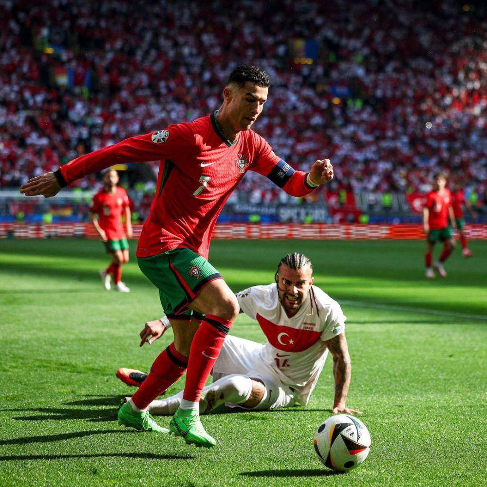 Cristiano Ronaldo (instagram.com/cristiano)