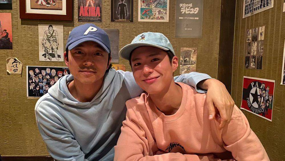 Gong Yoo dan Park Bo Gum (instagram.com/skuukzky)