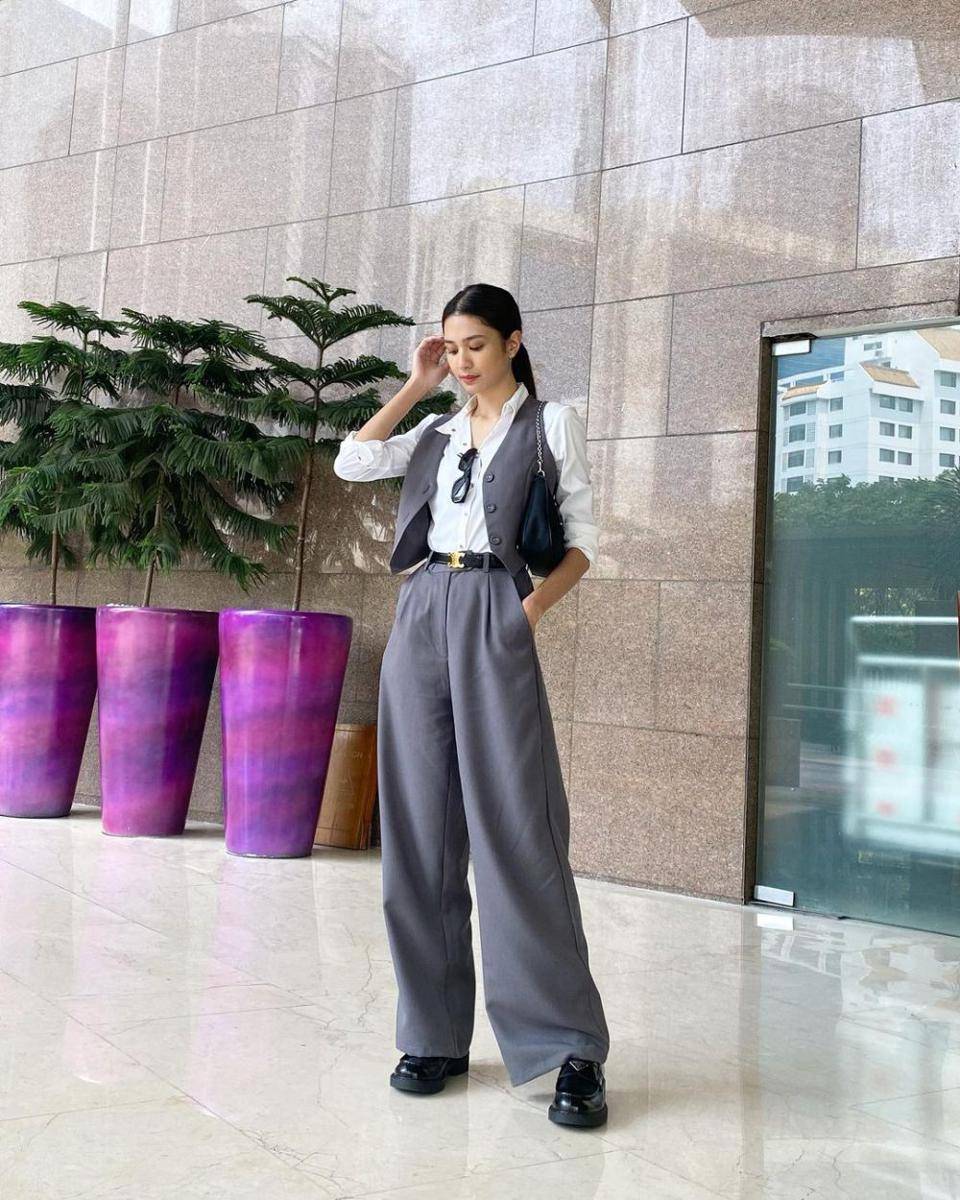 ide styling kemeja ala Mikha Tambayong (instagram.com/miktambayong)