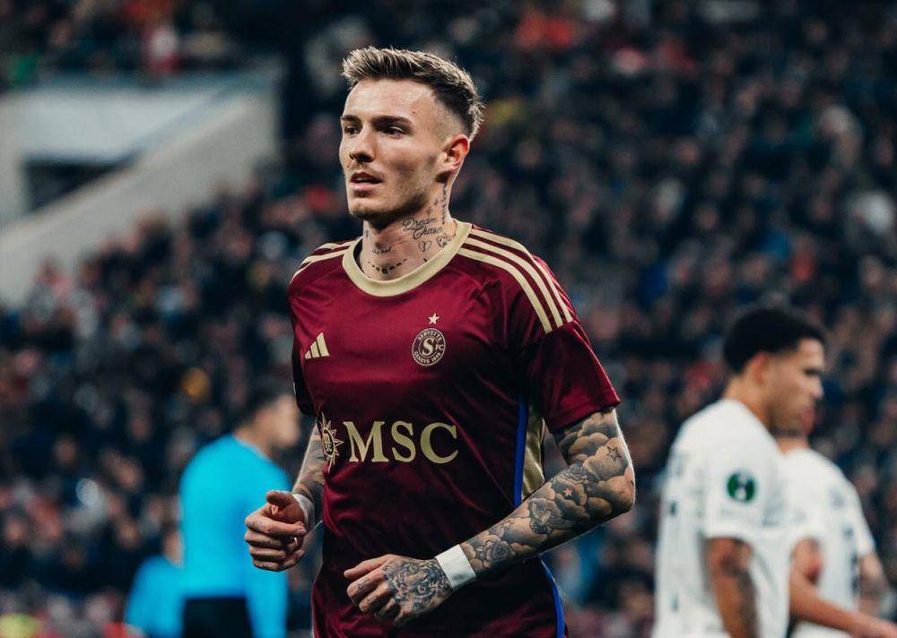 Bendegúz Bolla saat membela FC Servette. (instagram.com/bolla_bendi)
