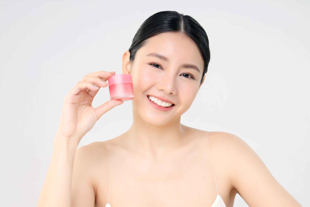 7 Kandungan Skincare yang Boleh Digabung dengan Hyaluronic Acid