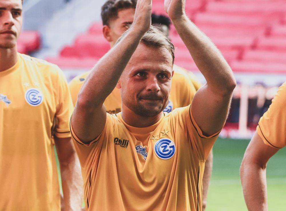 Amir Abrashi saat membela Grasshoppers. (instagram.com/gczurich)
