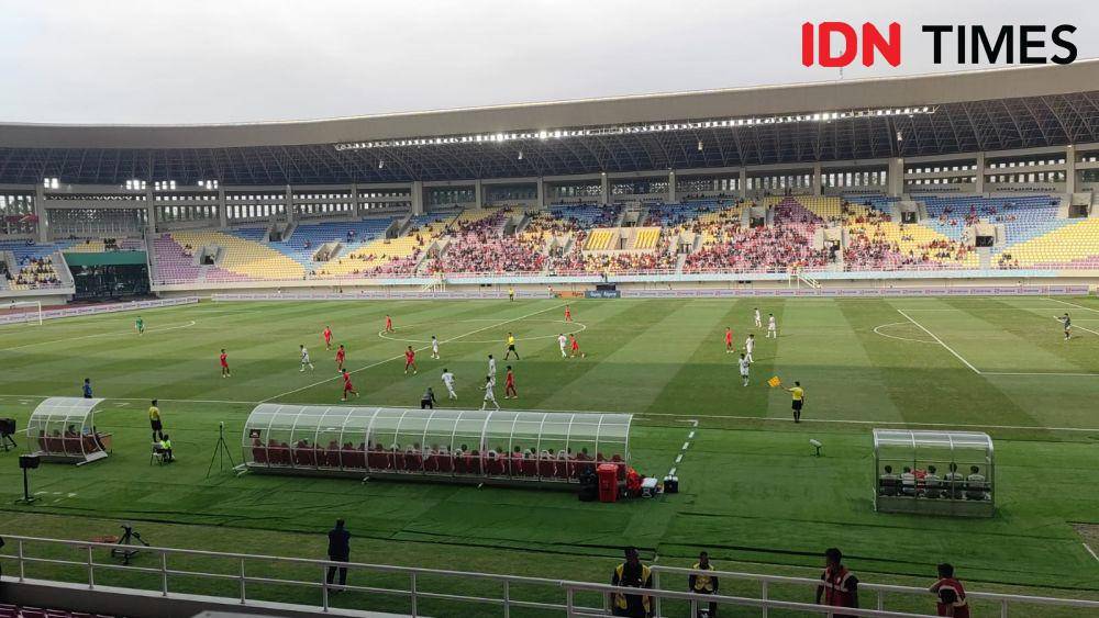 Pertandingan perebutan juara ketiga Piala AFF U16, Indonesia vs Vietnam di Stadion Manahan,Solo. (IDN Times/Larasati Rey)