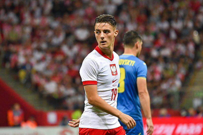 Kacper Urbanski ketika membela Timnas Polandia. (instagram.com/kacper_urbanski10)