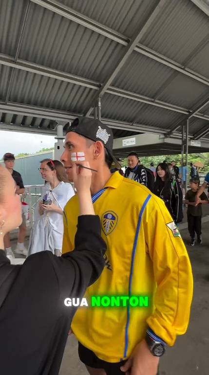 potret Ganindra Bimo bertemu Rio Ferdinand saat nonton Euro 2024 (instagram.com/ganindrabimo)