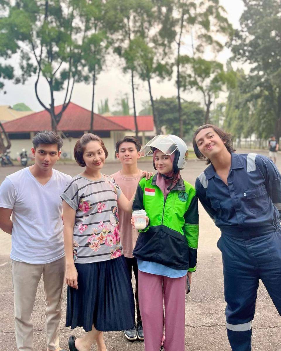 potret Teuku Ryan di lokasi syuting (instagram.com/windyario/)