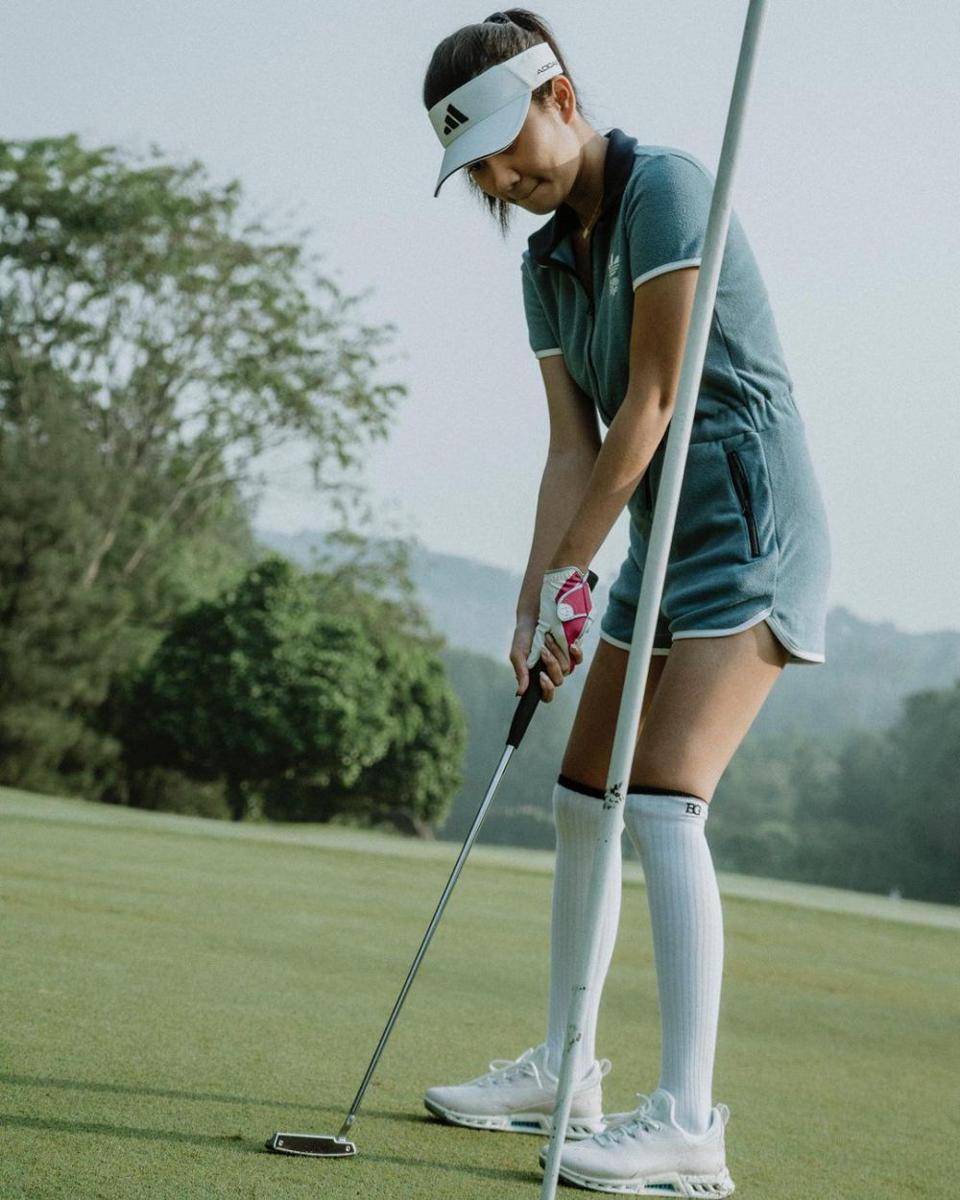 Gaya Azizah Salsha saat Olahraga (Instagram.com/azizahsalsha_)