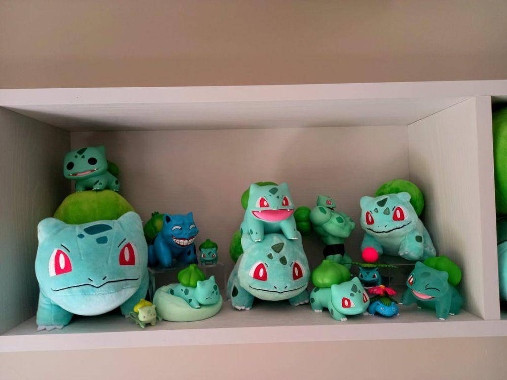 potret koleksi Bulbasaur (reddit.com/user/Maniacal_May)