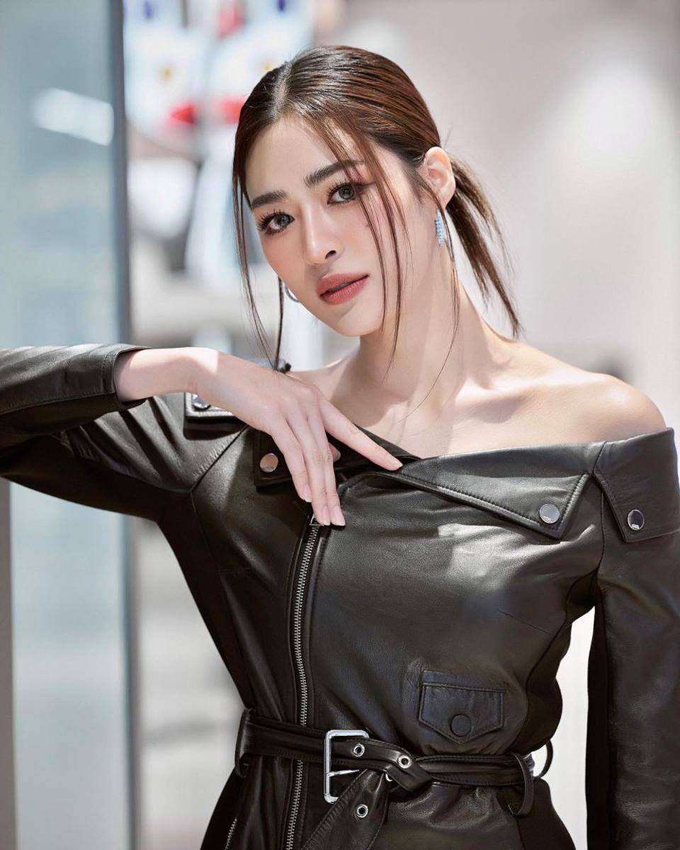 profil Lingling Kwong (instagram.com/linglingkwong)