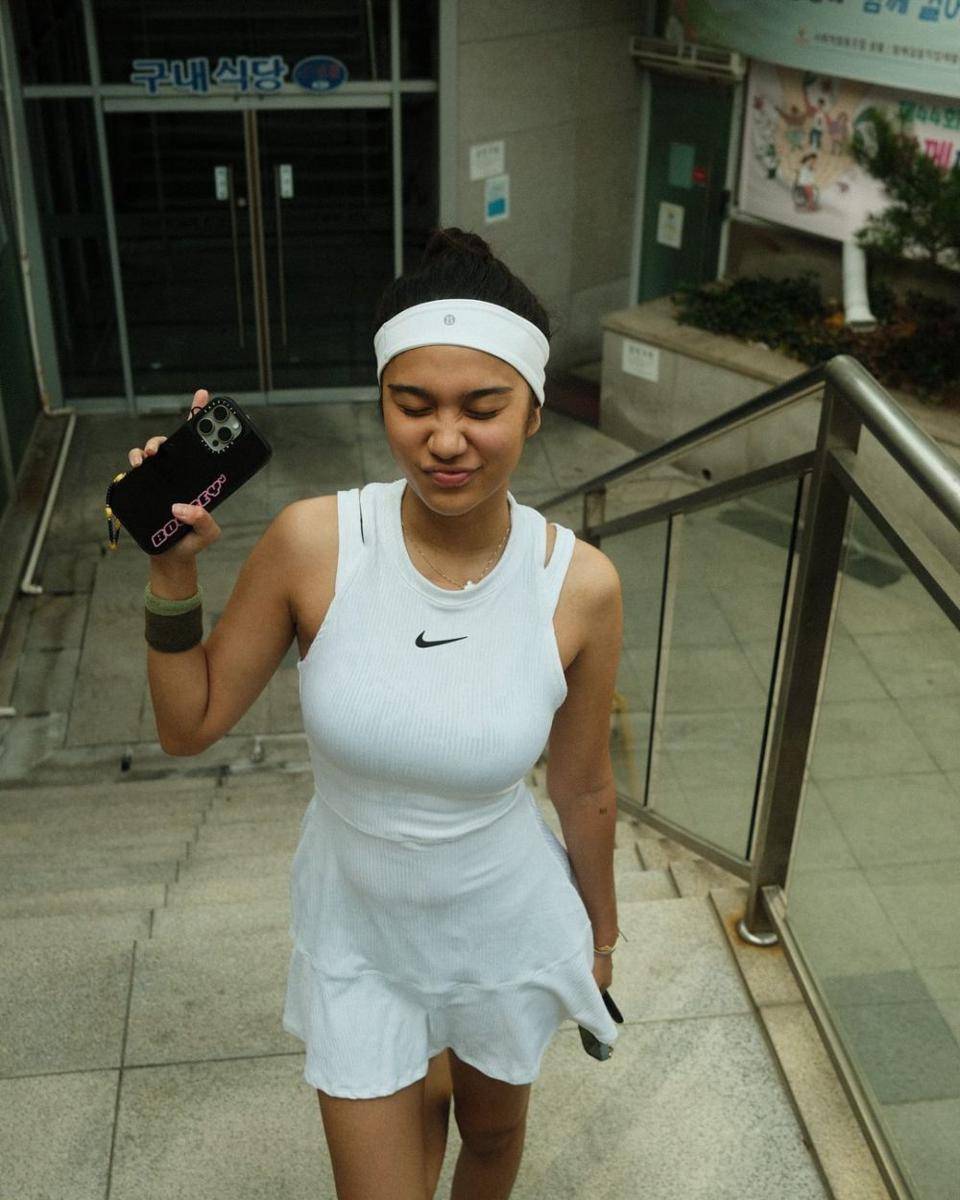 Gaya olahraga Azizah Salsha (Instagram.com/azizahsalsha_)