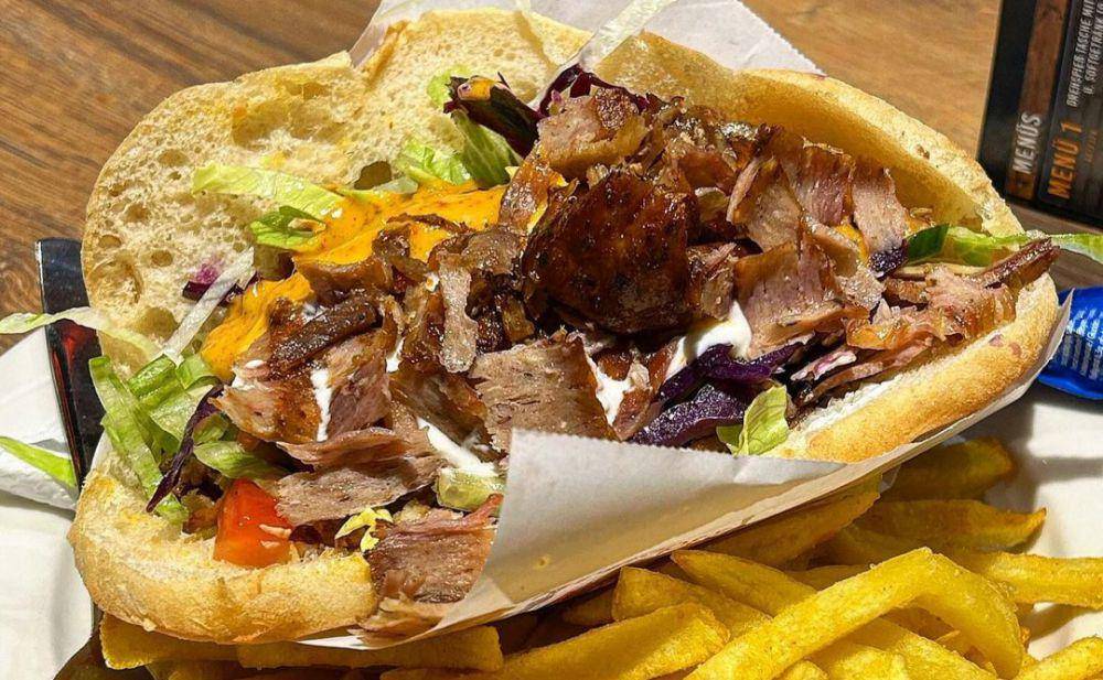 ilustrasi makanan di Hatipoglu Döner Kebab (instagram.com/foodmemz)
