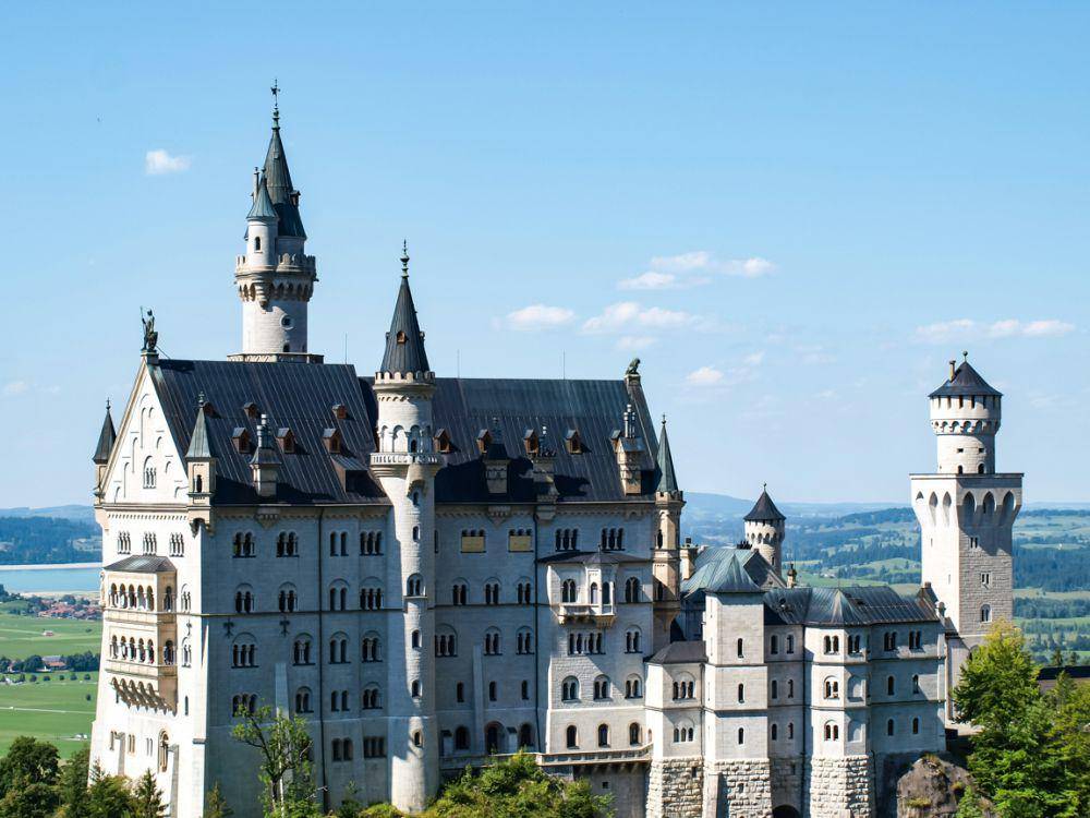 ilustrasi Neuschwanstein Castle (unsplash.com/Nikita SEMERENKO)