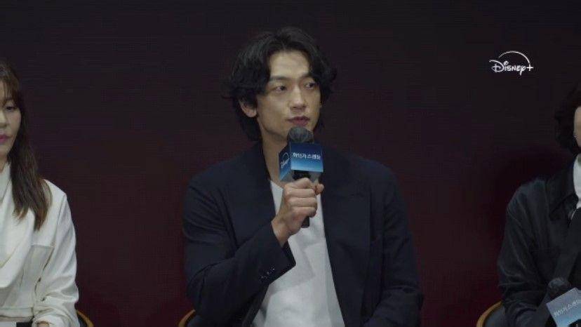 Rain di konpers drakor Red Swan pada 2 Juli 2024 (Dok. Disney+ Hotstar/Red Swan)