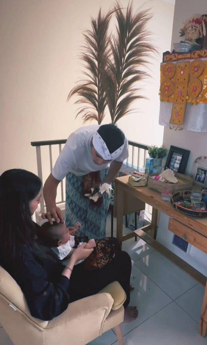 Dua bulanan anak Laura Theux (Instagram.com/laura_theux)