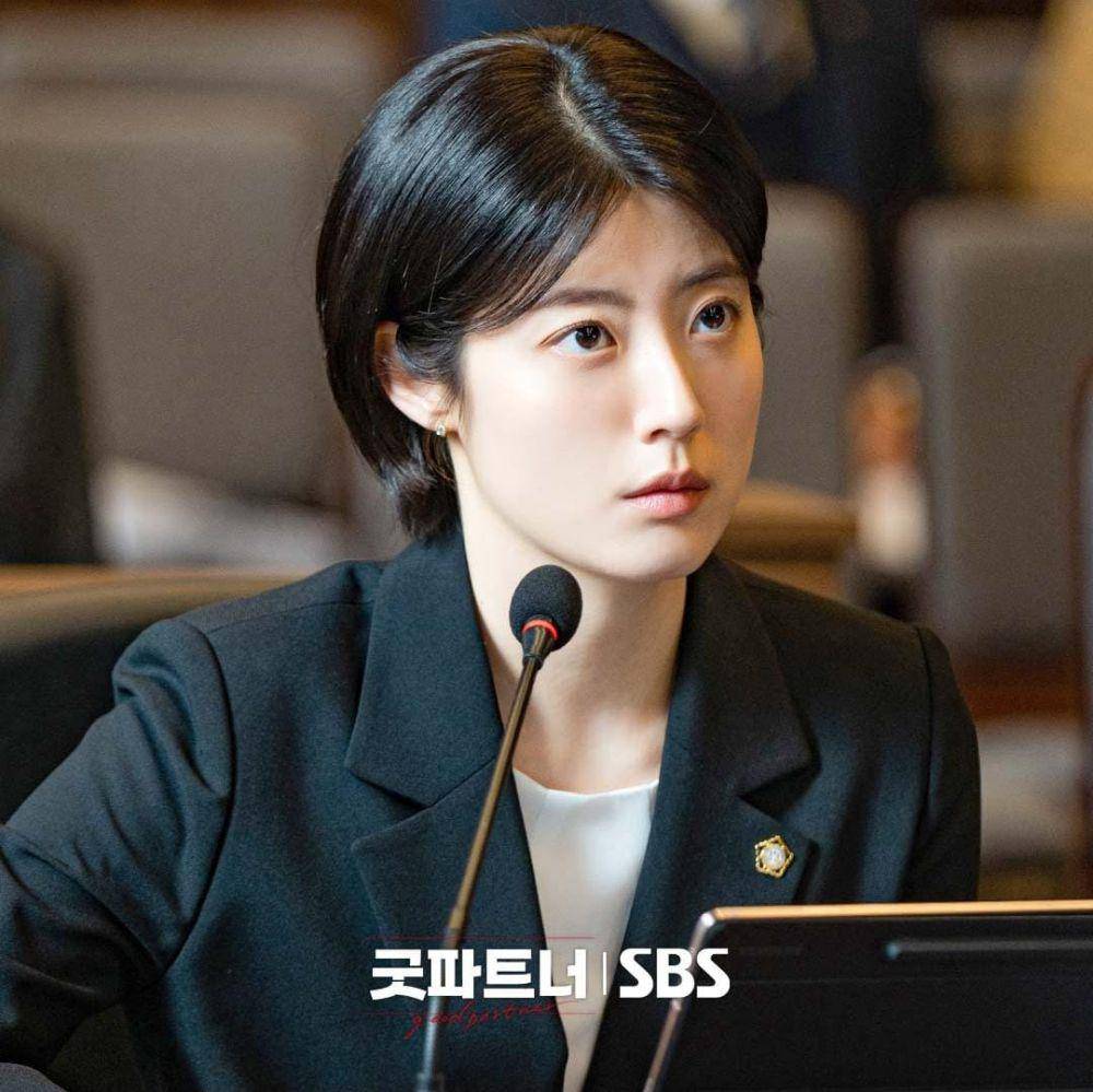 Nam Ji Hyun di drama Good Partner (instagram.com/sbsdrama.official)