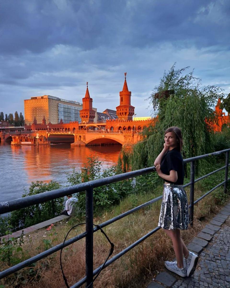 Oberbaumbrücke, Jerman (instagram.com/anita_greenfield_)