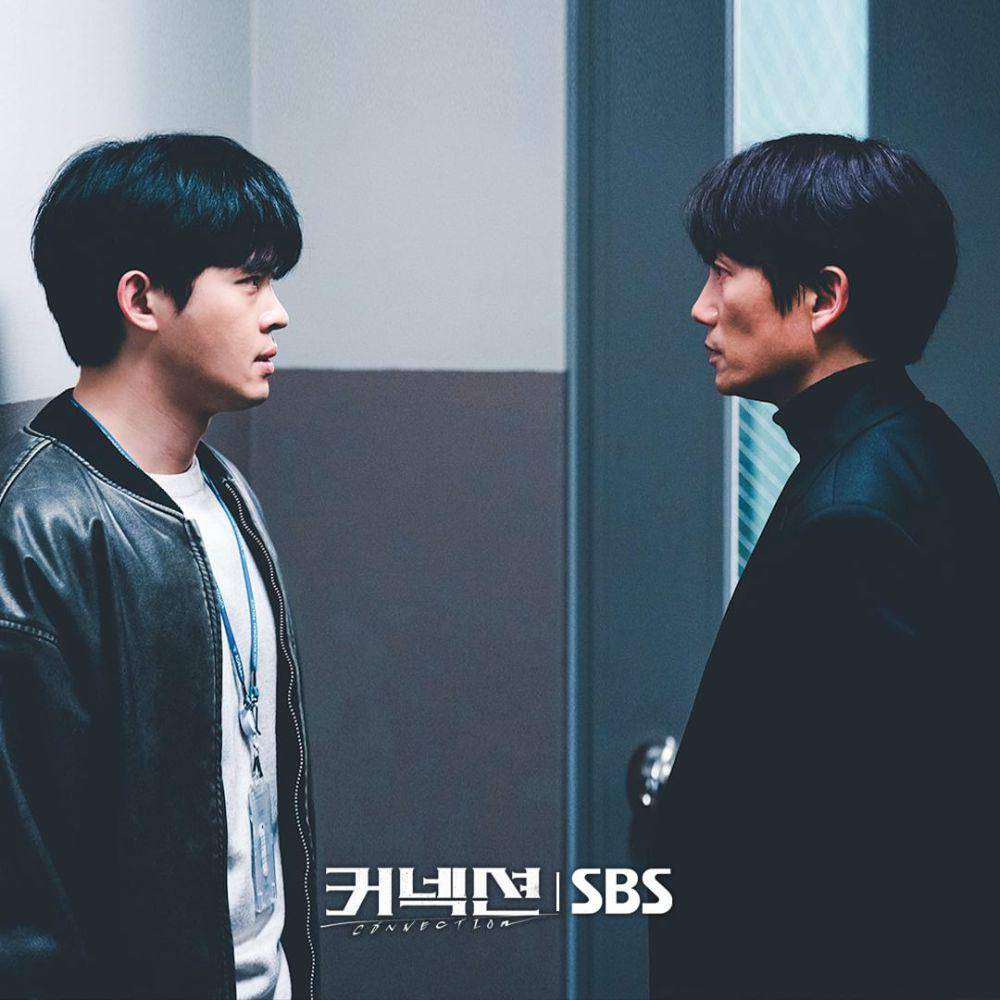 Kim Chang Soo (Jeong Jae Kwang) dan Jang Jae Kyeong (Ji Sung) di drakor Connection (instagram.com/sbsdrama.official)