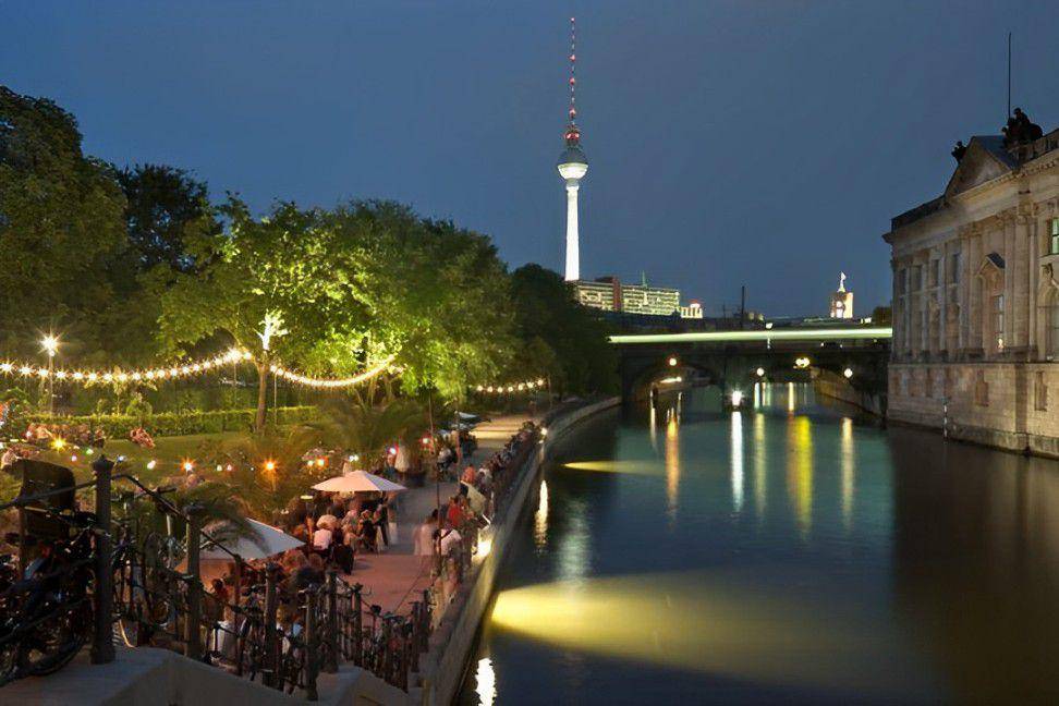 Monbijoupark, Jerman (instagram.com/letitswingtv)