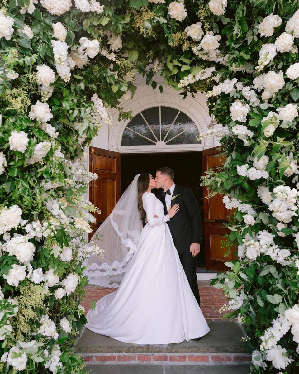 potret pernikahan Olivia Culpo dan Christian McCaffrey (instagram.com/oliviaculpo)